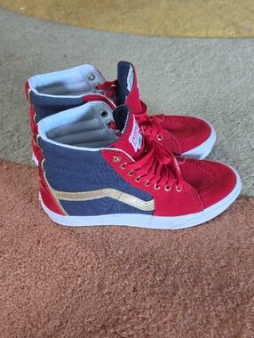 Vans x Captain Marvel Sk8-Hi Top Red/Gold/blue Sneakers Mens 7.5 Comics